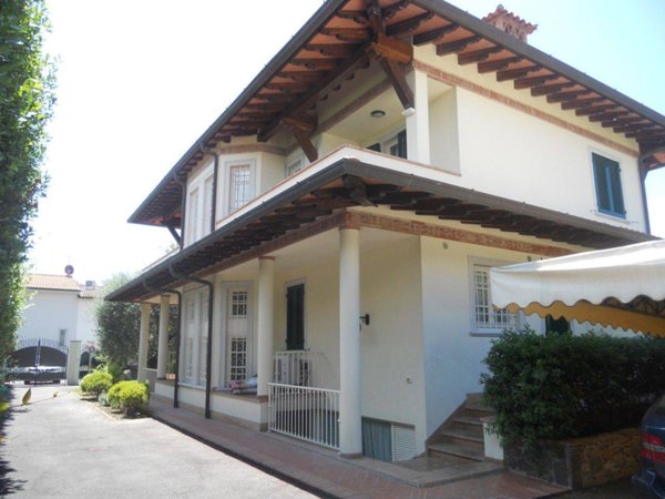 casa indipendente in affitto a Forte dei Marmi