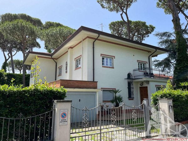 appartamento in affitto a Forte dei Marmi in zona Roma Imperiale