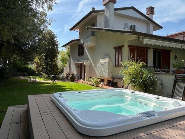 casa indipendente in affitto a Forte dei Marmi