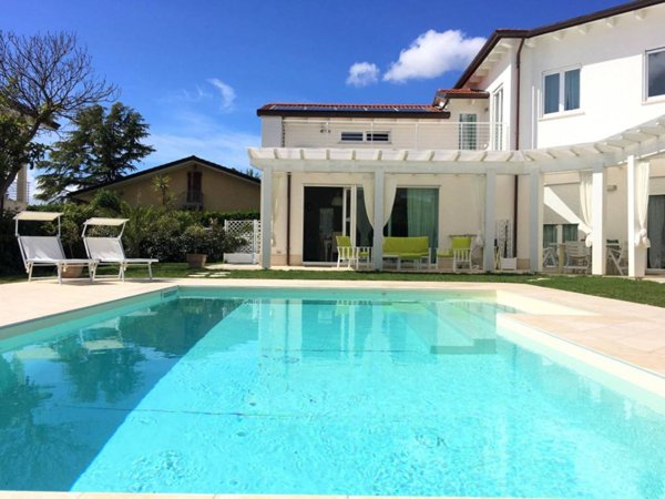 casa indipendente in affitto a Forte dei Marmi