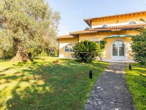 casa indipendente in affitto a Forte dei Marmi in zona Vaiana