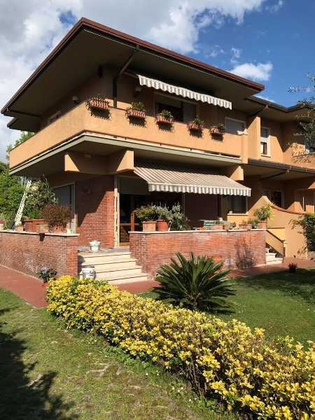 casa indipendente in affitto a Forte dei Marmi