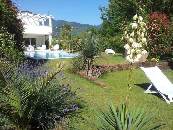 casa indipendente in affitto a Forte dei Marmi in zona Vaiana