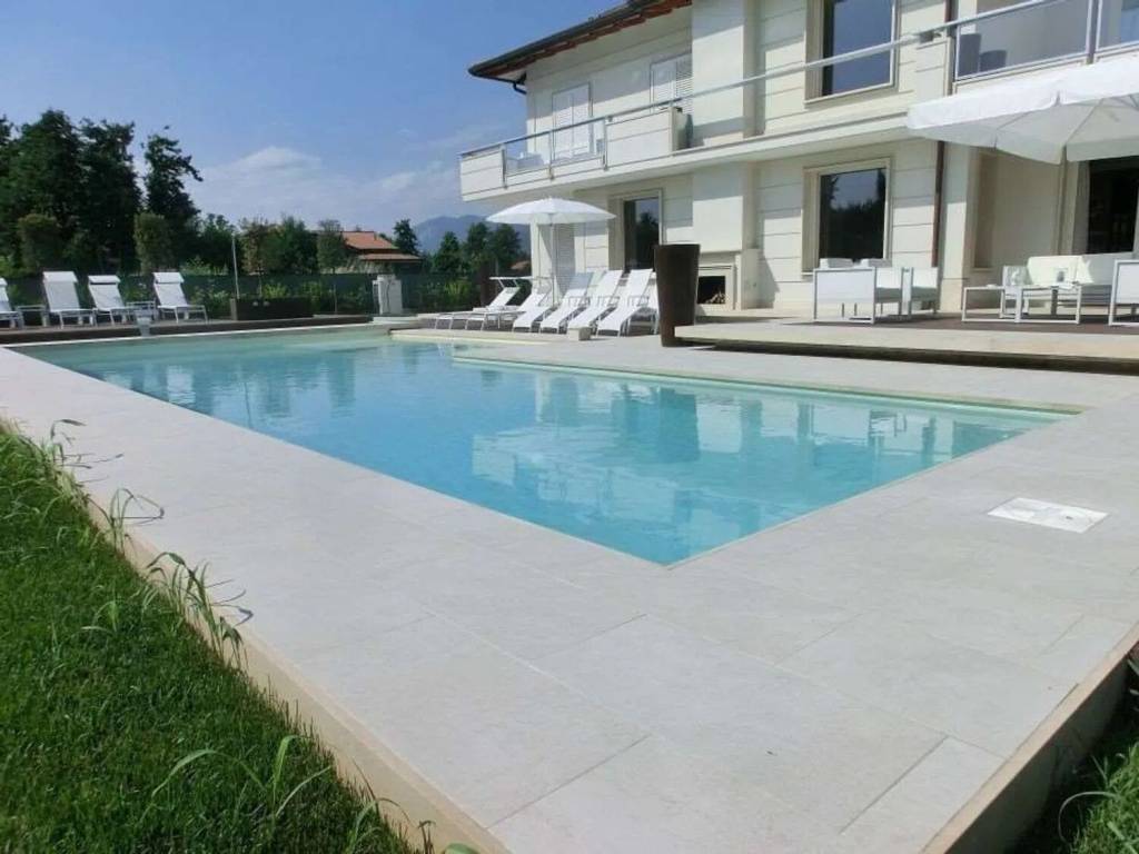 casa indipendente in affitto a Forte dei Marmi in zona Vittoria Apuana