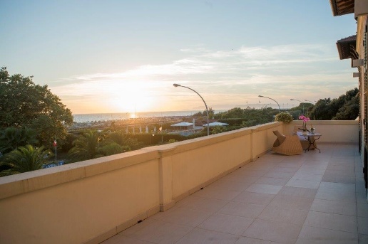 appartamento in affitto a Forte dei Marmi in zona Roma Imperiale