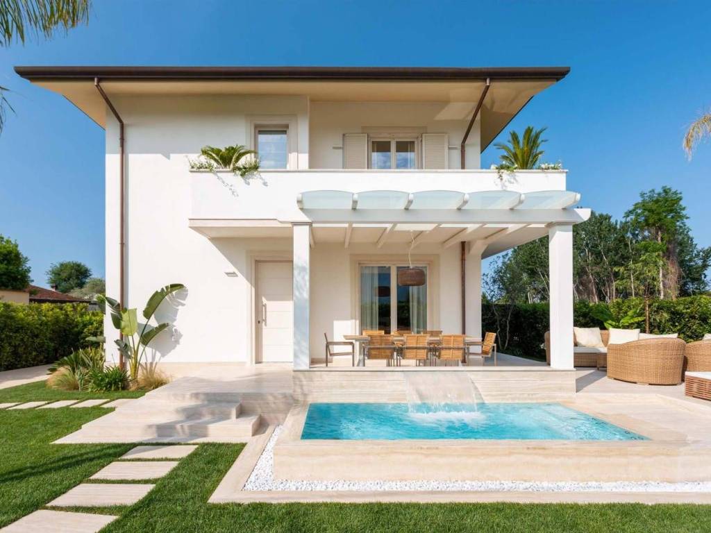 casa indipendente in affitto a Forte dei Marmi in zona Vittoria Apuana
