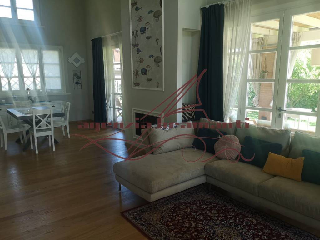 casa indipendente in affitto a Forte dei Marmi in zona Vittoria Apuana