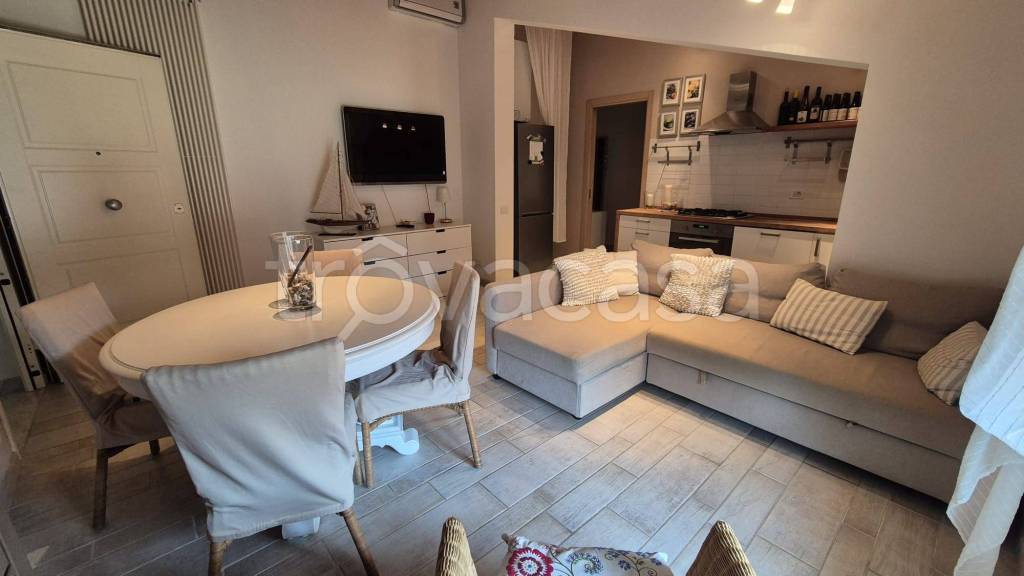 appartamento in affitto a Forte dei Marmi in zona Roma Imperiale