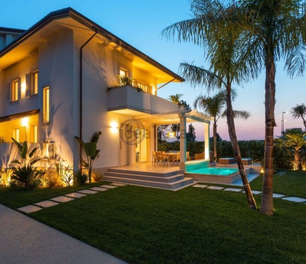 casa indipendente in affitto a Forte dei Marmi in zona Vittoria Apuana