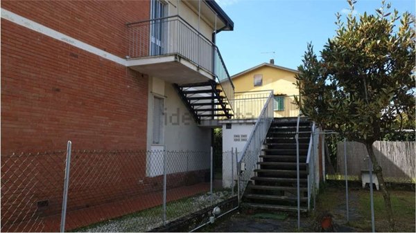 appartamento in affitto a Forte dei Marmi in zona Vittoria Apuana