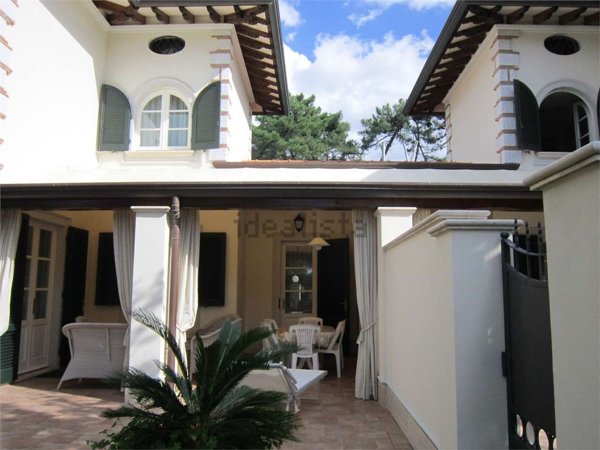 casa indipendente in affitto a Forte dei Marmi in zona Vittoria Apuana