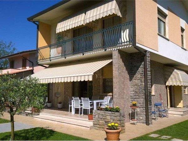 appartamento in affitto a Forte dei Marmi in zona Vittoria Apuana