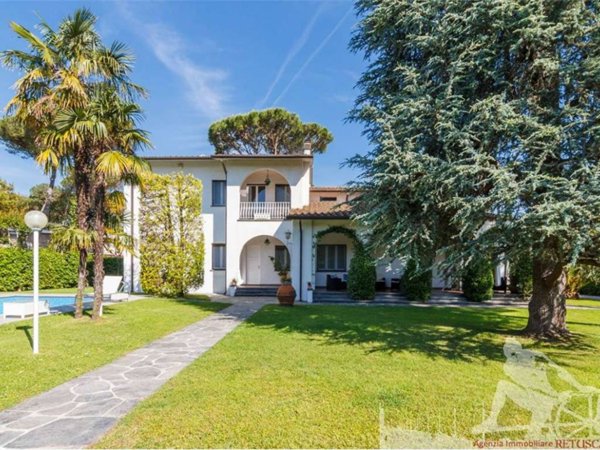 casa indipendente in affitto a Forte dei Marmi in zona Roma Imperiale