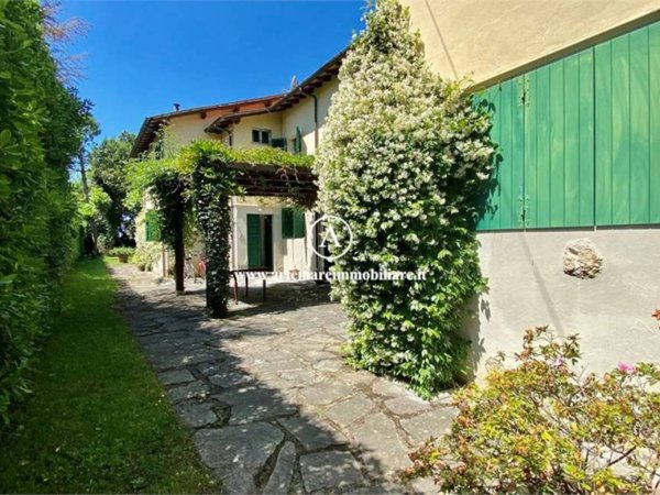 casa indipendente in affitto a Forte dei Marmi in zona Roma Imperiale