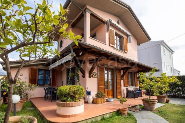 casa indipendente in affitto a Forte dei Marmi