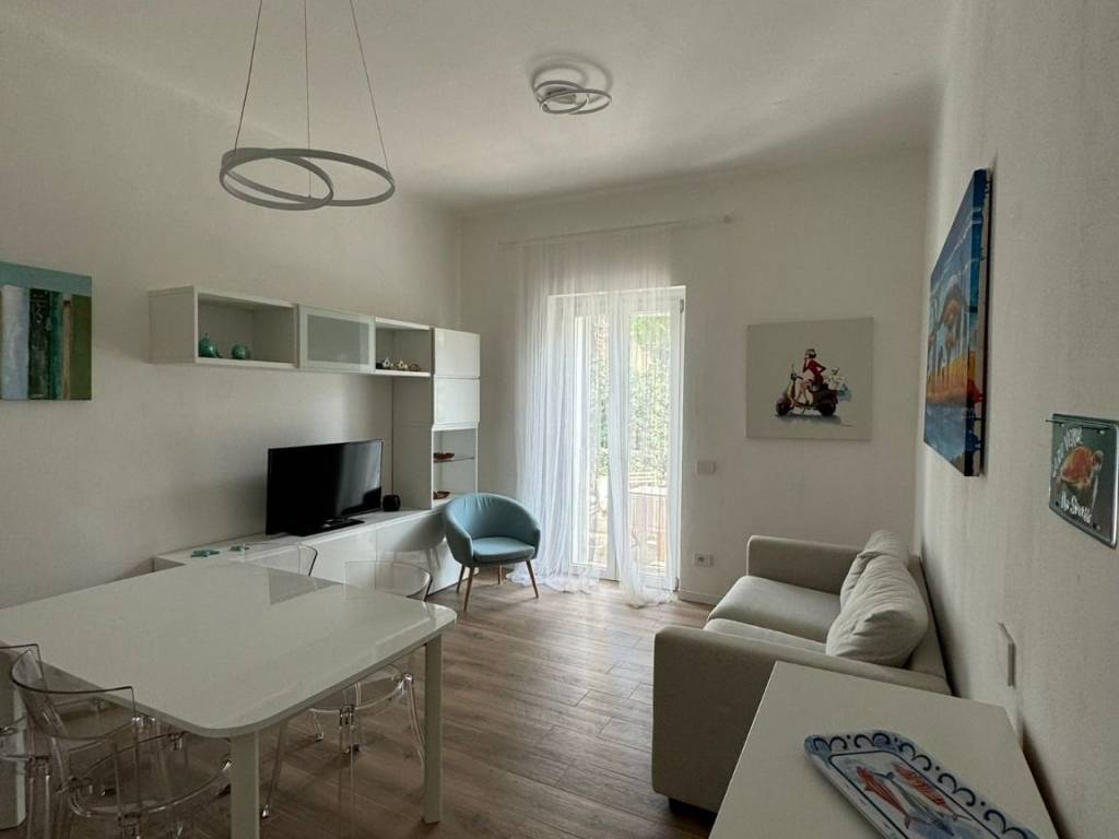 appartamento in affitto a Forte dei Marmi in zona Roma Imperiale