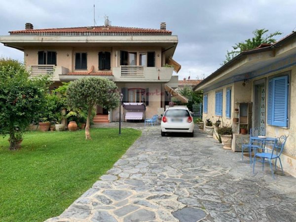 casa indipendente in affitto a Forte dei Marmi