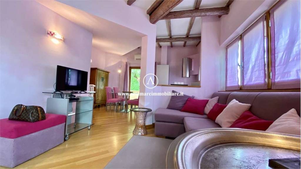 appartamento in affitto a Forte dei Marmi in zona Vittoria Apuana