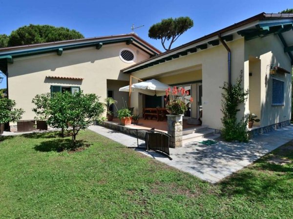 casa indipendente in affitto a Forte dei Marmi
