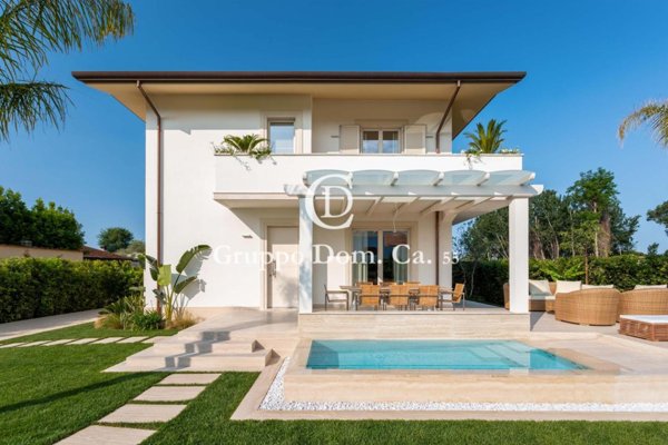 casa indipendente in affitto a Forte dei Marmi in zona Vittoria Apuana