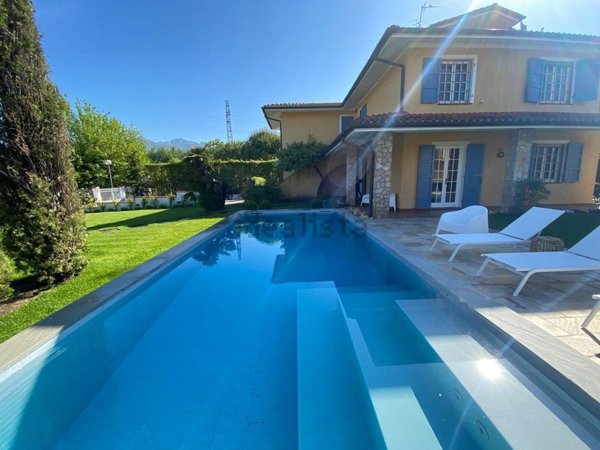 casa indipendente in affitto a Forte dei Marmi