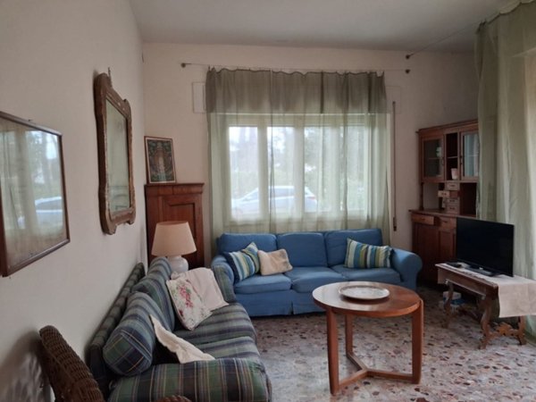 appartamento in affitto a Forte dei Marmi in zona Vittoria Apuana