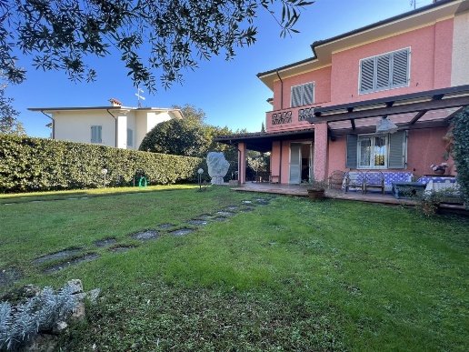 casa indipendente in affitto a Forte dei Marmi