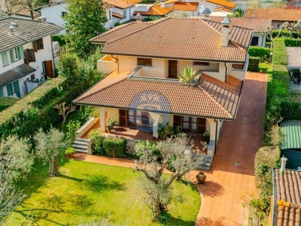casa indipendente in affitto a Forte dei Marmi