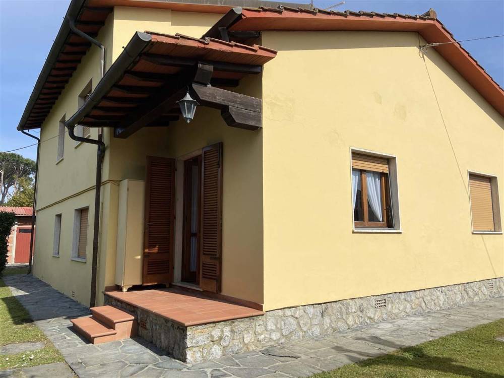 casa indipendente in affitto a Forte dei Marmi in zona Vittoria Apuana