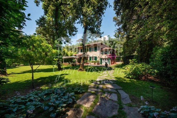 casa indipendente in affitto a Forte dei Marmi in zona Roma Imperiale