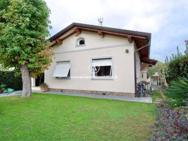 casa indipendente in affitto a Forte dei Marmi