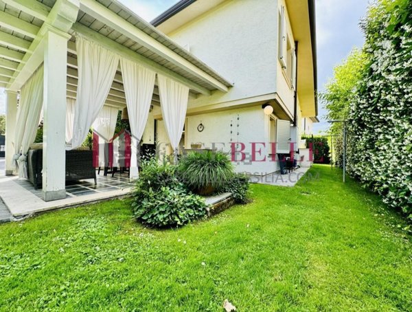 casa indipendente in affitto a Forte dei Marmi