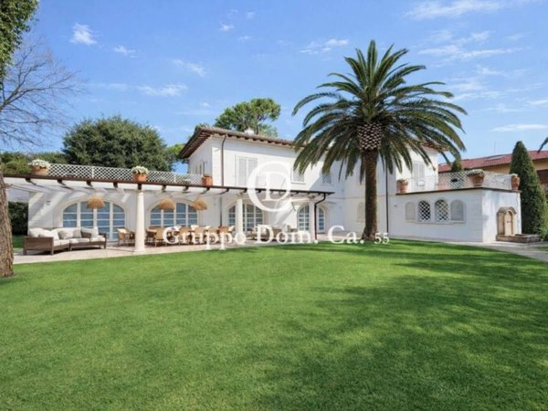 casa indipendente in affitto a Forte dei Marmi in zona Roma Imperiale