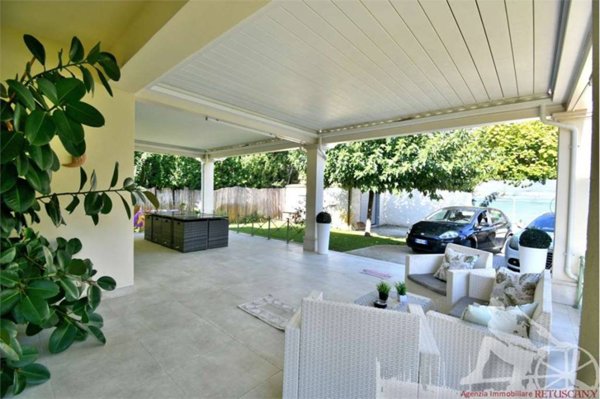 casa indipendente in affitto a Forte dei Marmi in zona Vittoria Apuana