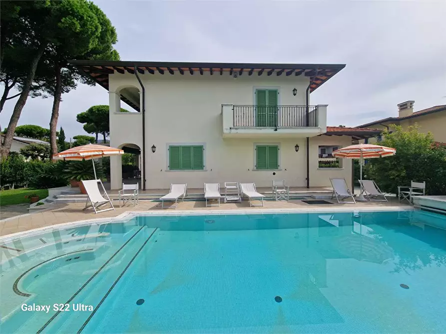 casa indipendente in affitto a Forte dei Marmi in zona Vittoria Apuana