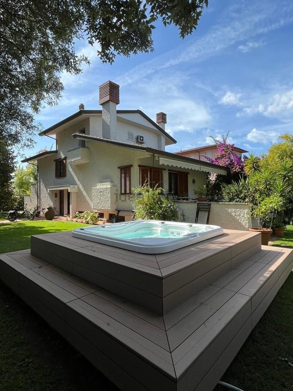 casa indipendente in affitto a Forte dei Marmi