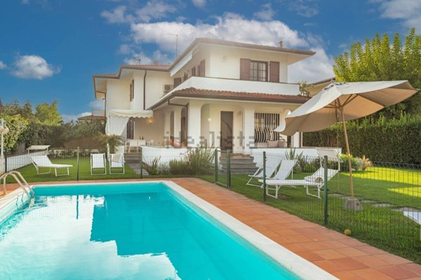 casa indipendente in affitto a Forte dei Marmi