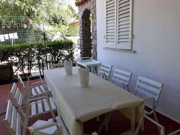 casa indipendente in affitto a Forte dei Marmi in zona Vittoria Apuana