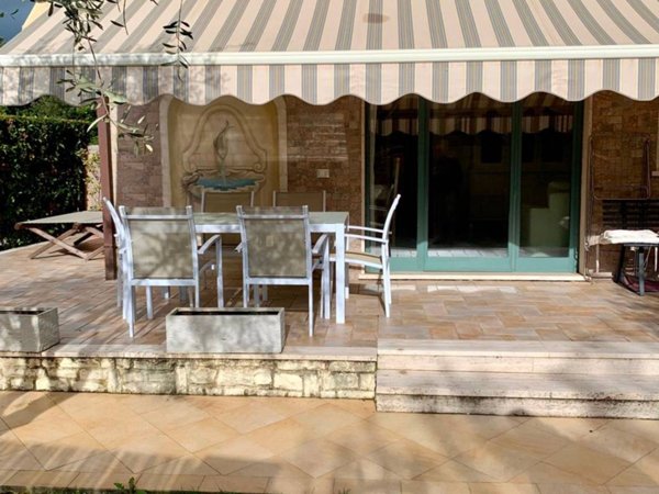 casa indipendente in affitto a Forte dei Marmi in zona Vittoria Apuana