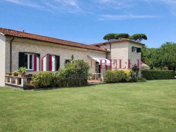 casa indipendente in affitto a Forte dei Marmi in zona Vittoria Apuana