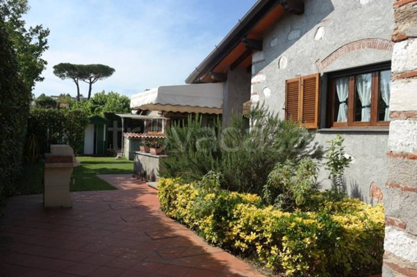 casa indipendente in affitto a Forte dei Marmi