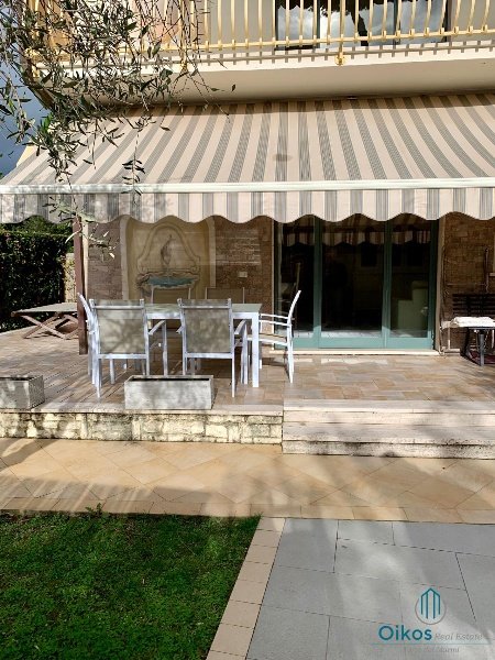 casa indipendente in affitto a Forte dei Marmi in zona Vittoria Apuana