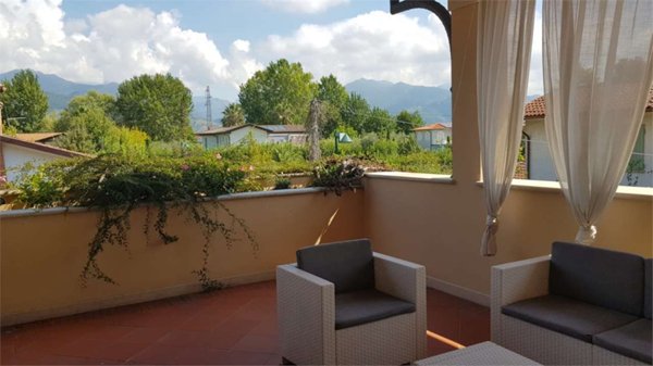 casa indipendente in affitto a Forte dei Marmi in zona Vittoria Apuana