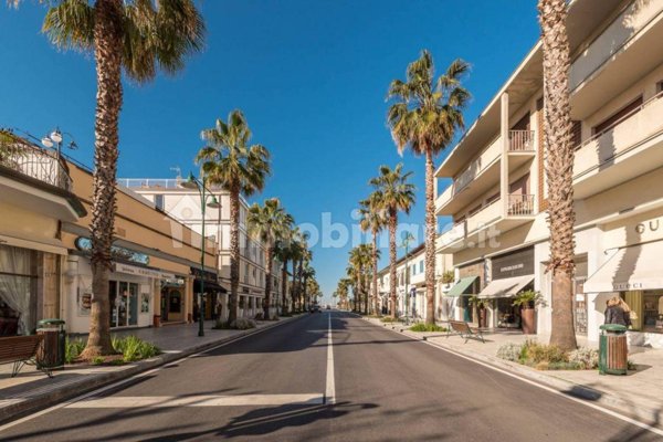 appartamento in affitto a Forte dei Marmi in zona Roma Imperiale