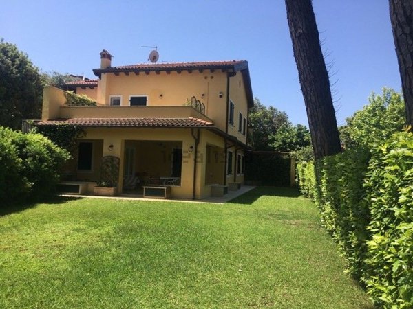casa indipendente in affitto a Forte dei Marmi