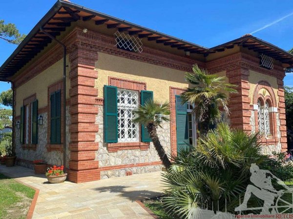 casa indipendente in affitto a Forte dei Marmi in zona Roma Imperiale