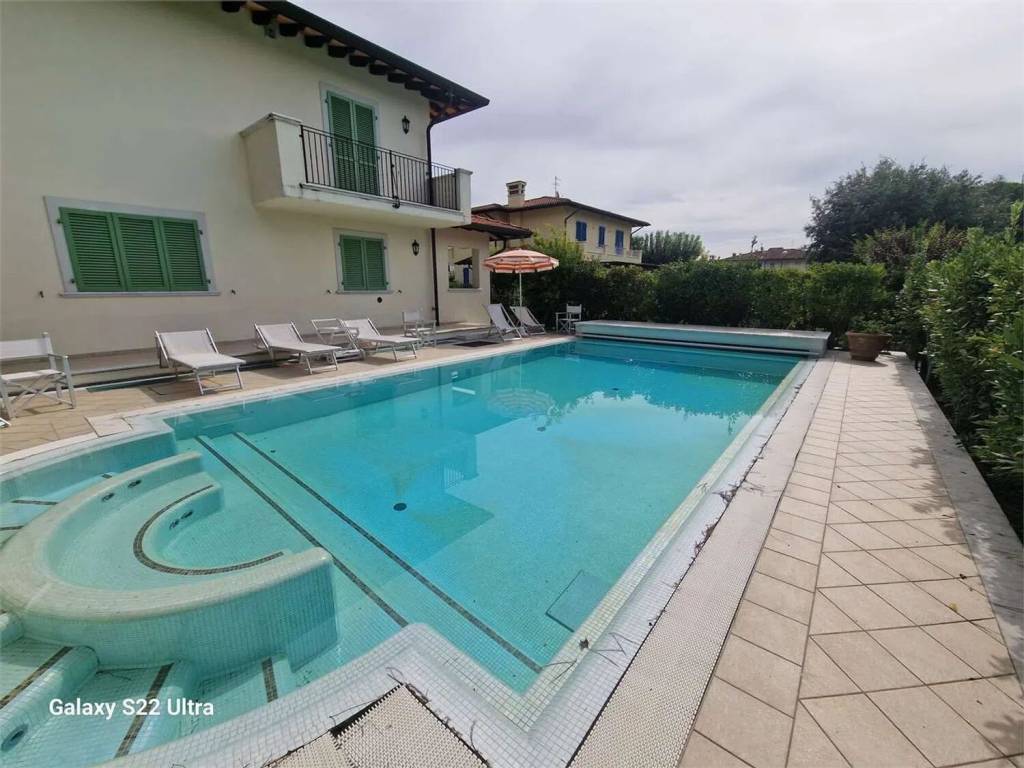 casa indipendente in affitto a Forte dei Marmi in zona Vittoria Apuana
