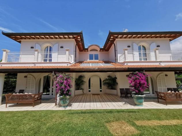 casa indipendente in affitto a Forte dei Marmi in zona Vittoria Apuana