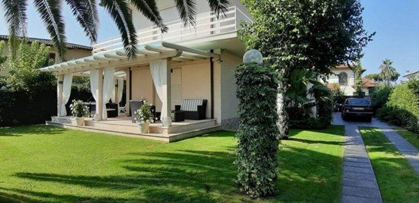 casa indipendente in affitto a Forte dei Marmi