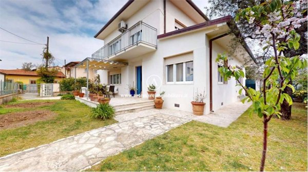 casa indipendente in affitto a Forte dei Marmi